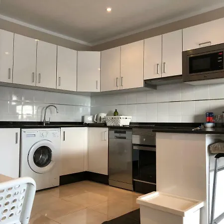 Layla アパート *